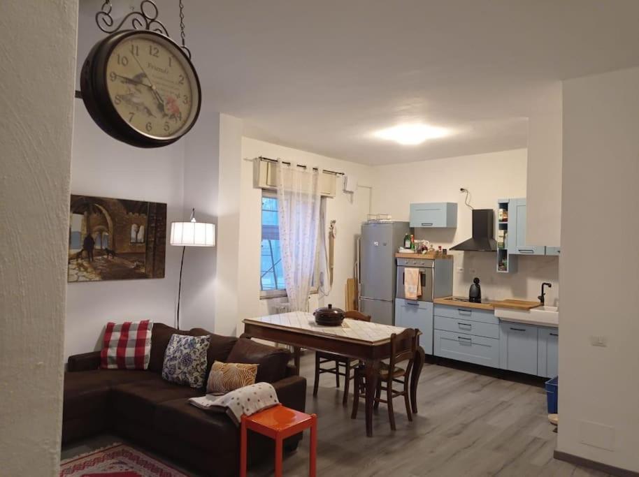 Casa Giotto, Grazioso Trilocale Appartement Carate Brianza Buitenkant foto